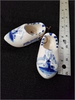 2 Holland ceramic clogs