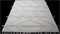 HAND WOVEN NEUTRAL COLOR RUG WITH ZIG-ZAG PATTERN