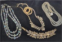 (5 pc) Pale Toned Costume Jewelry: Necklaces,  ...
