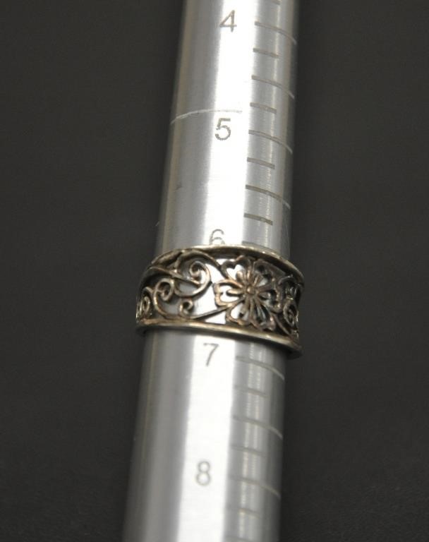 .925 stamped ring 2.6g  size6.5