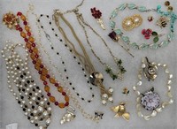 (21 pc) Jewelry: Birds, Bees, Flowers, & Beads