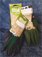 Three new pairs of mud gloves