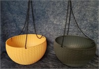 Two new hanging planter baskets plastic 6X 10.5