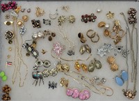 (60+ pc) Costume Jewelry: Earrings, Necklaces, ...