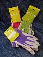 Three new pairs of size medium dig in gloves