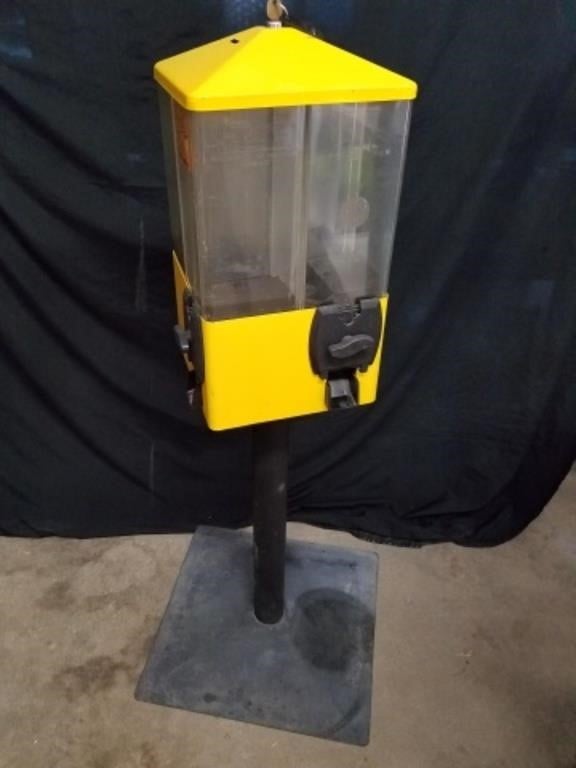 Swivel top candy machine with key 45 in tall