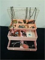 vintage 8x 6.5 x 4.5 in jewelry box with jewelry