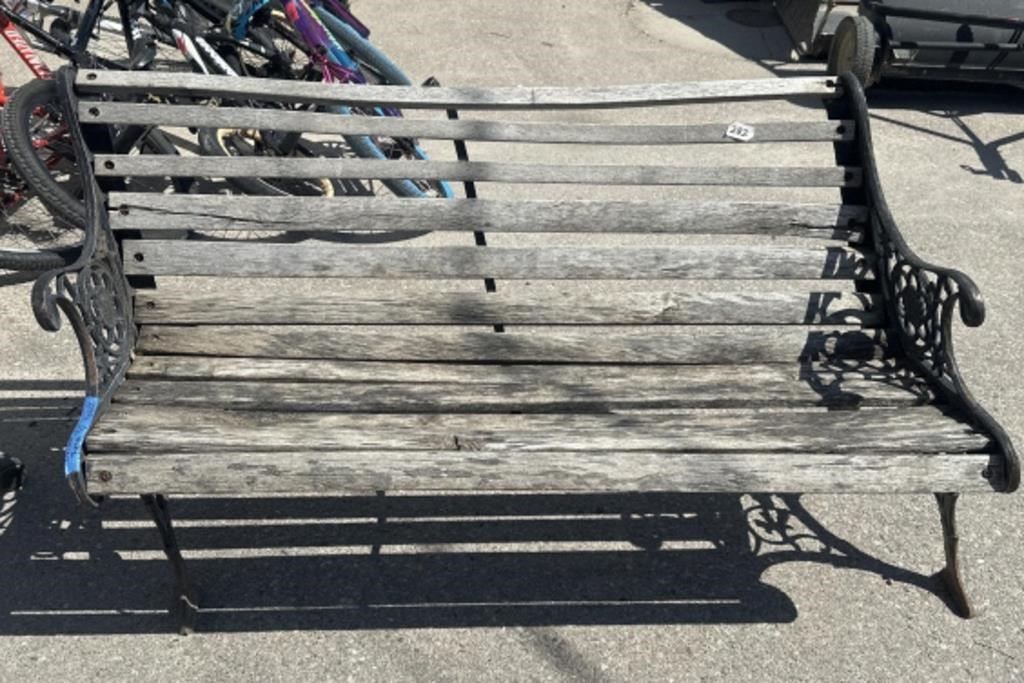Outdoor Bench, Cast Iron Project. Needs TLC