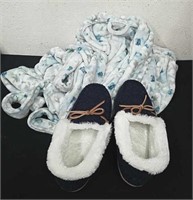 Size 9 10 slippers and a robe one size fits most