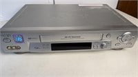 Sony 19 Head VHS Model ALV-N81 w/remote Tested