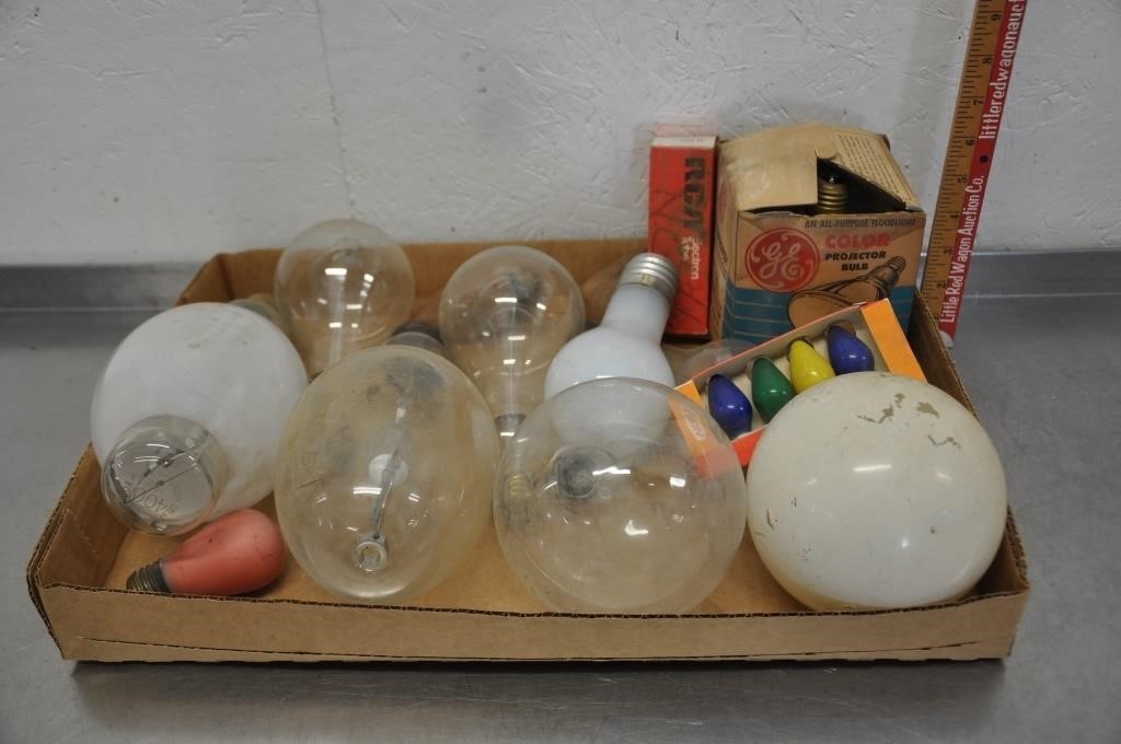 Assorted vintage bulbs, etc., not tested