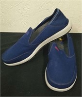 Size 9 slip-on shoes