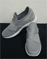 Size 8.5 Danskin shoes