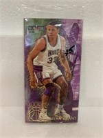 Basketball sealed cards  pack  rookies  (tall