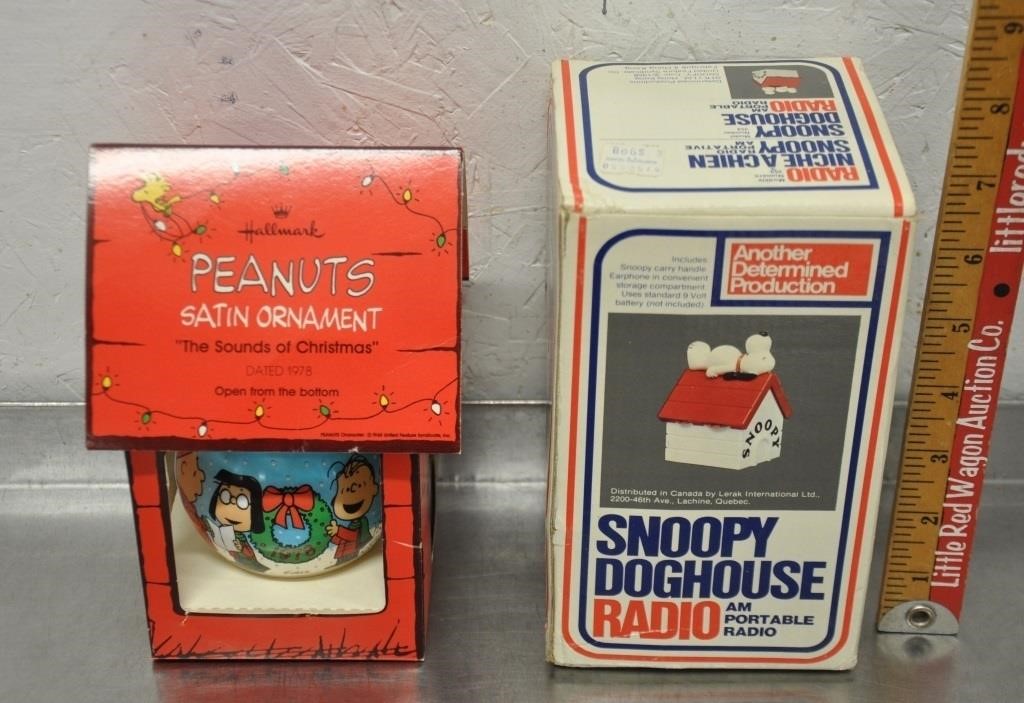 Vintage Peanuts Xmas ball & Snoopy radio