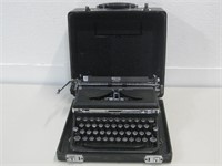 12.5"x 6"x 12" Vtg Royal Typewriter