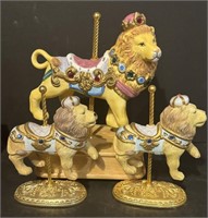 Lion Music Box and 2 Lions 24K Plated Base