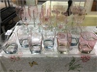 19 piece pink and blue drinkware