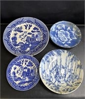4 vintage Japanese plates with hanging wires