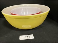 Vintage Pyrex Primary Color Mixing Bowls.