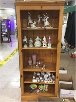 Display cabinet. Contents NOT included. 76x30x17