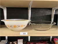Glass Dish & Pyrex 4 Piece Bowl Set.