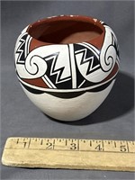 Acoma native American pot signed