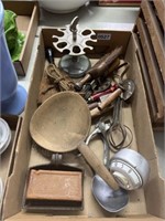 primitive kitchen lot