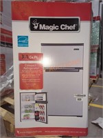 Magic Chef 3.3 cu ft Compact Fridge w Freezer