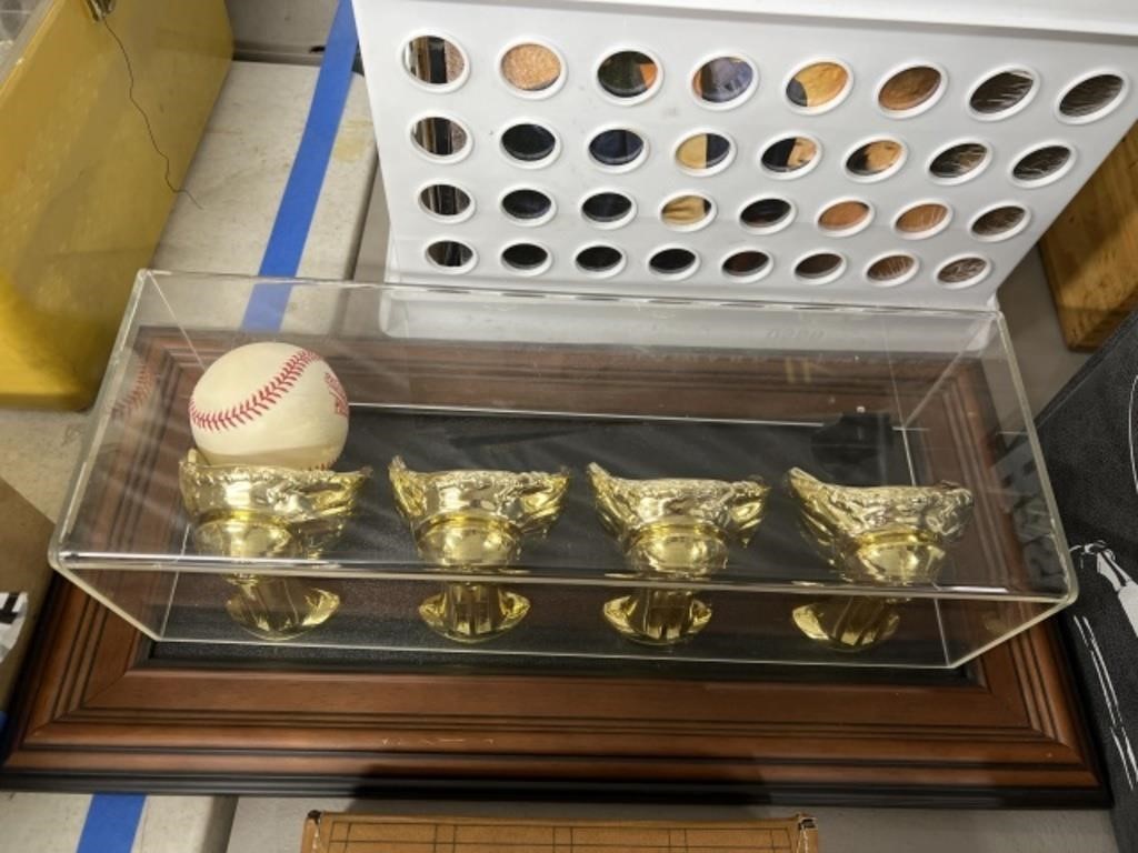 baseball showcase w ball