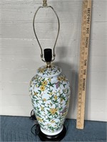 Flowered porcelain lamp