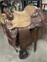 Very nice, longhorn saddle
