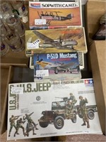4 military models boxes sealed
