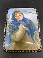 Hinged lidded Russian lacquer box in good to fair