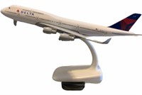 7.8 inch Delta Airlines 747 length 7.8x8x5