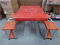 Collapsible picnic table