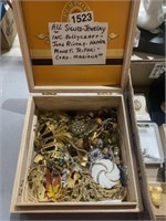 Vintage signed Costume jewelry lot