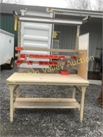 HEAVY DUTY WORK BENCHES / STATIONS