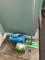 Swiffer & Replacement Pads