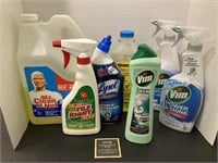 Lot of Assorted Kitchen & Bath Cleaning Supplies