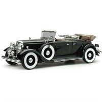 Lincoln KB Convertible 1932 - Scale: 1:18