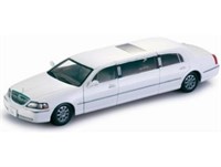 Lincoln Town Car 2003 Limousine - Scale: 1:18