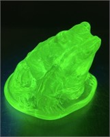 GLOWY Wilkerson Frog on Lilly Pad Paperweight