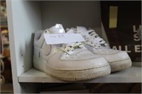 SIZE 9 NIKE AIRFORCE ONE SNEAKERS