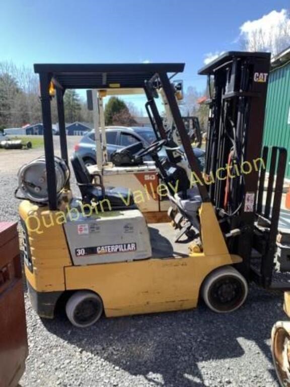 CATERPILLAR 30 PROPANE POWERED FORKLIFT