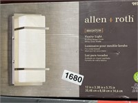 ALLEN AND ROTH VANITY LIGHT RETAIL $70