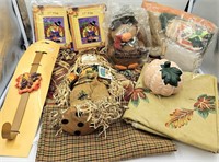 Thanksgiving Lot Scarecrow Kit, Table Cloth,