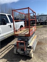 SKYJACK SCISSOR LIFT