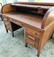 Large Oak Roll Top Desk w/ Issues