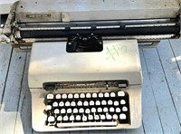 Royal 440 Typewriter